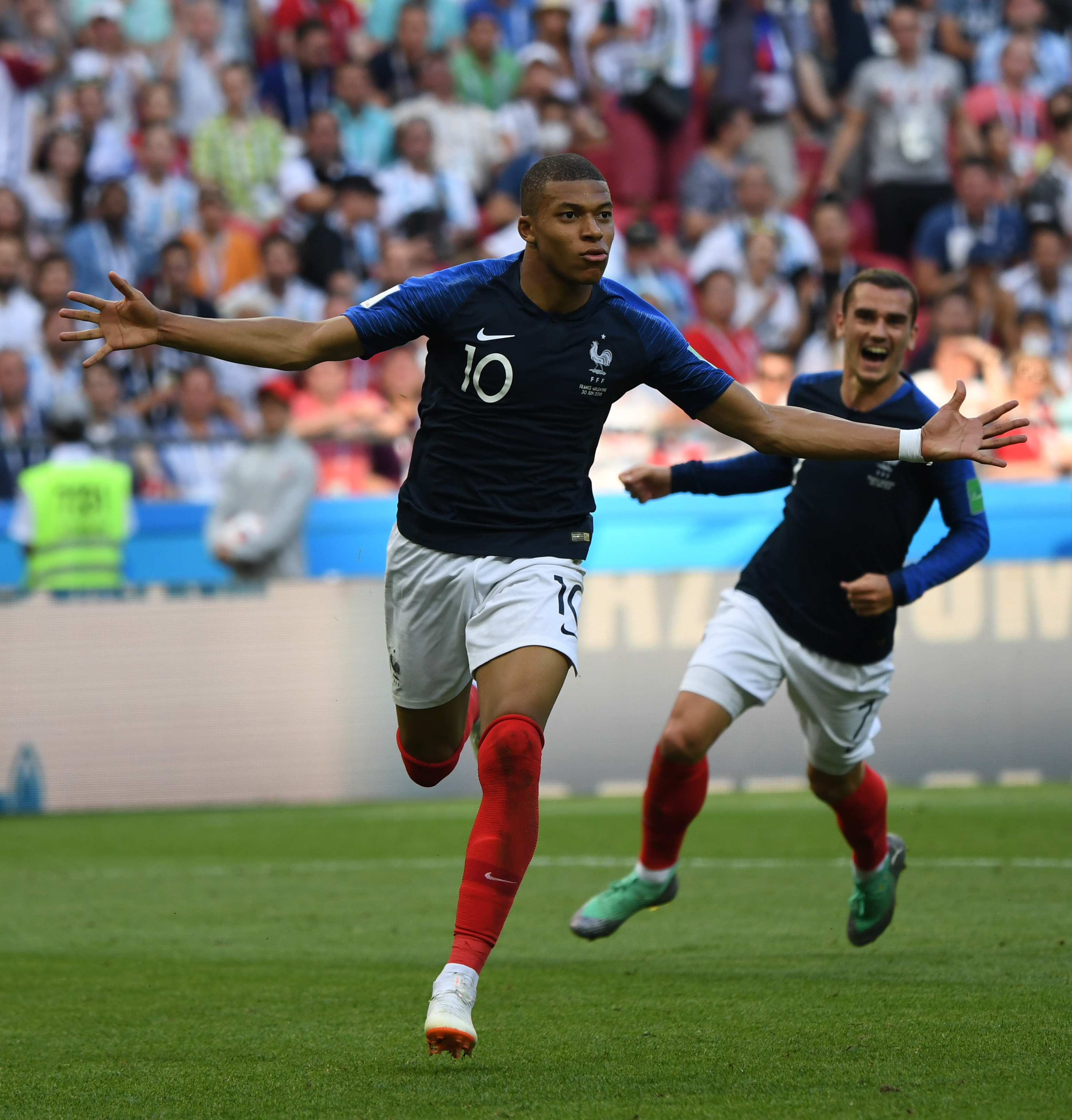 中超限薪令再升级，外援年薪不得超300万欧