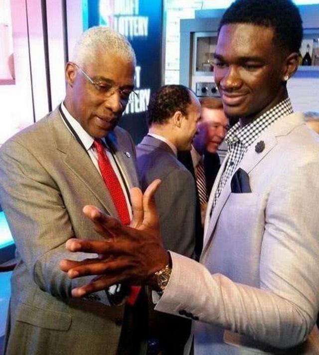 年少的奥尼尔梦想是当联盟最好的控卫，结果却成为了最强的中锋