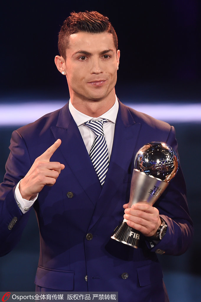 朴茨茅斯总监：热刺已与我们就可能提前召回梁民革进行了谈判