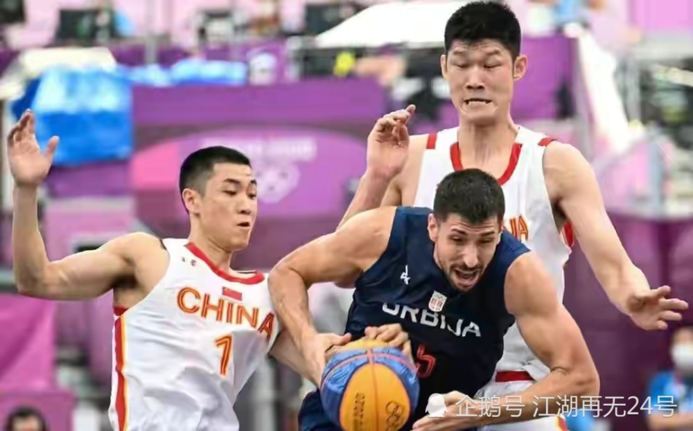 冰球比赛开始仅2秒，双方爆发5v5团战乱斗#体育 冰球比赛开始仅2秒，双方爆发5v5团战乱斗#体育