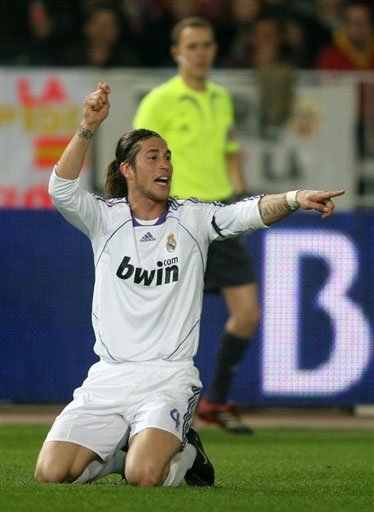 韩足晚报（2025.11.10）洪明甫如何化解最大危机