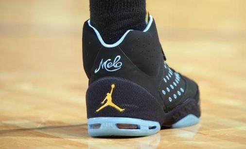 NBA战报：米切尔28分8助，骑士130-117击败马刺