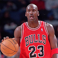 铃木一朗在 2012 年主动要求被交易至洋基，在西雅图主场引发数万球迷不舍泪目