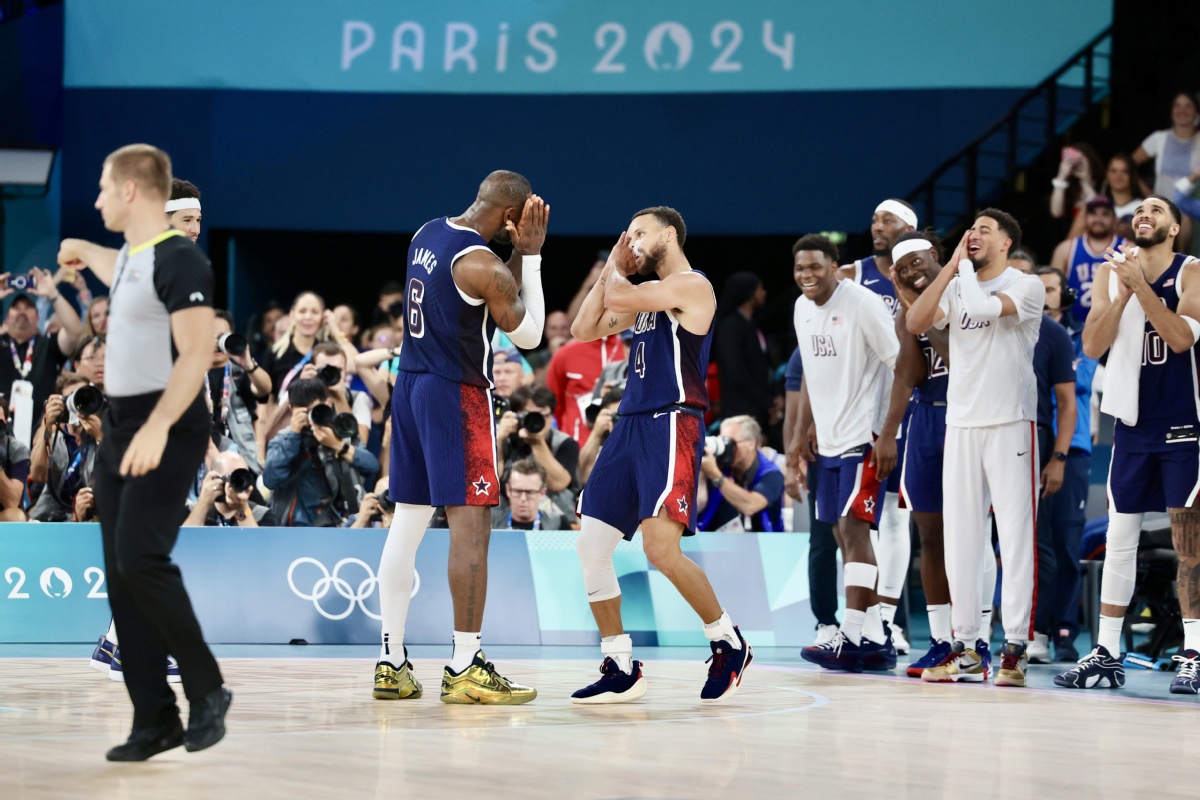 记者：萨拉赫不会随队出征国米，决定由高层和斯洛特共同作出